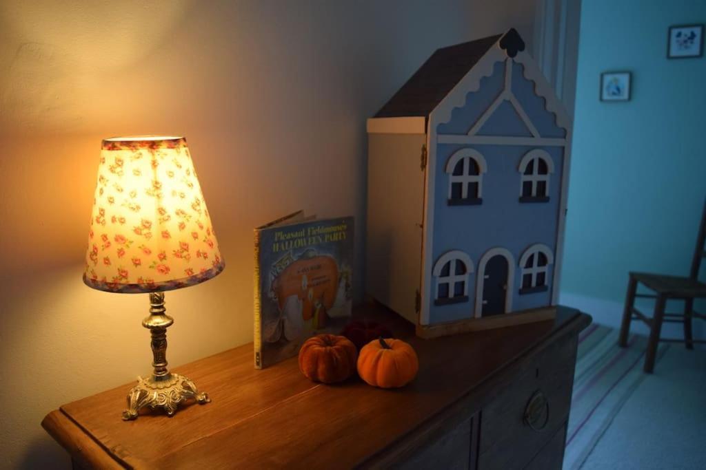 Cedra Cottage - Vintage Country Hideaway Аксминстър Екстериор снимка