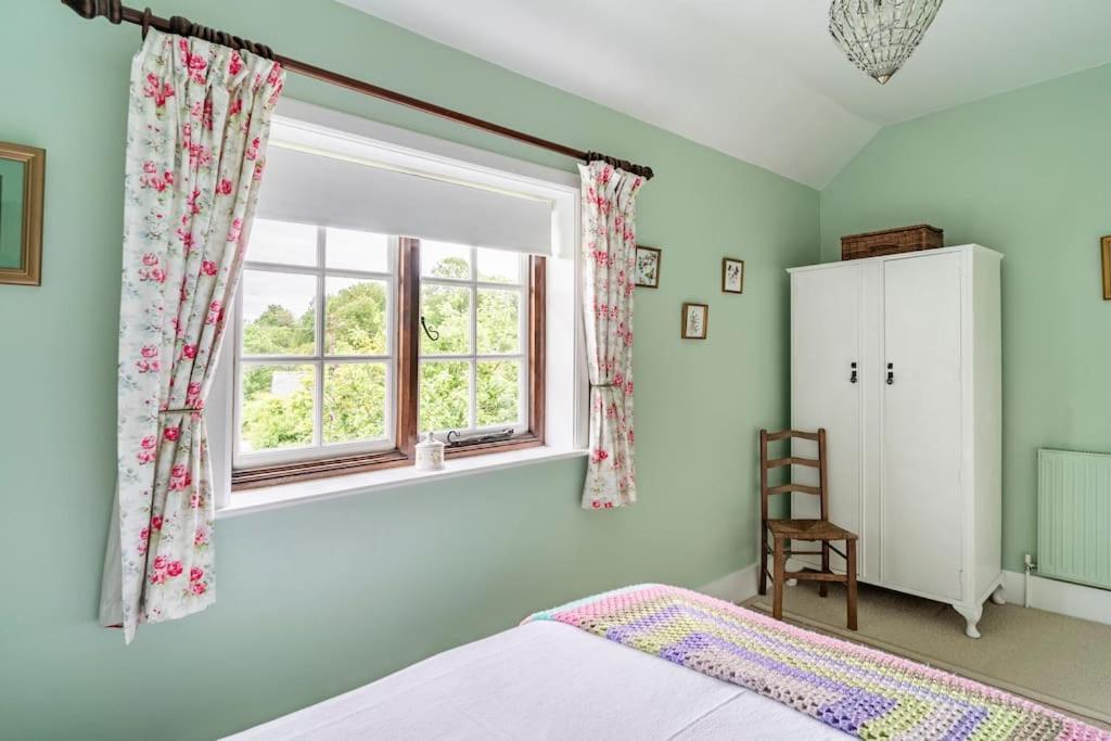 Cedra Cottage - Vintage Country Hideaway Аксминстър Екстериор снимка