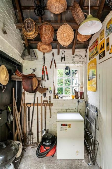 Cedra Cottage - Vintage Country Hideaway Аксминстър Екстериор снимка